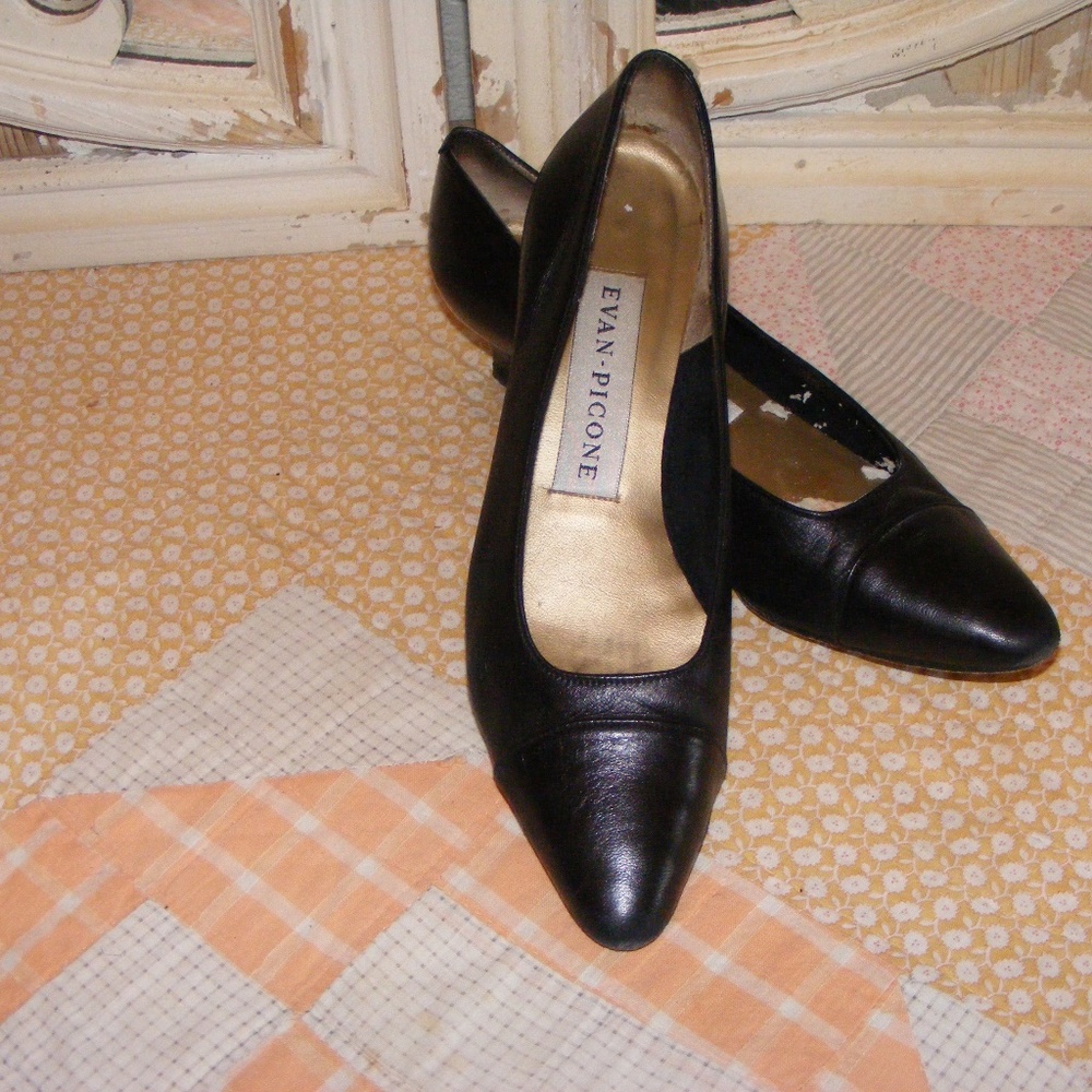 Evan Picone Heels